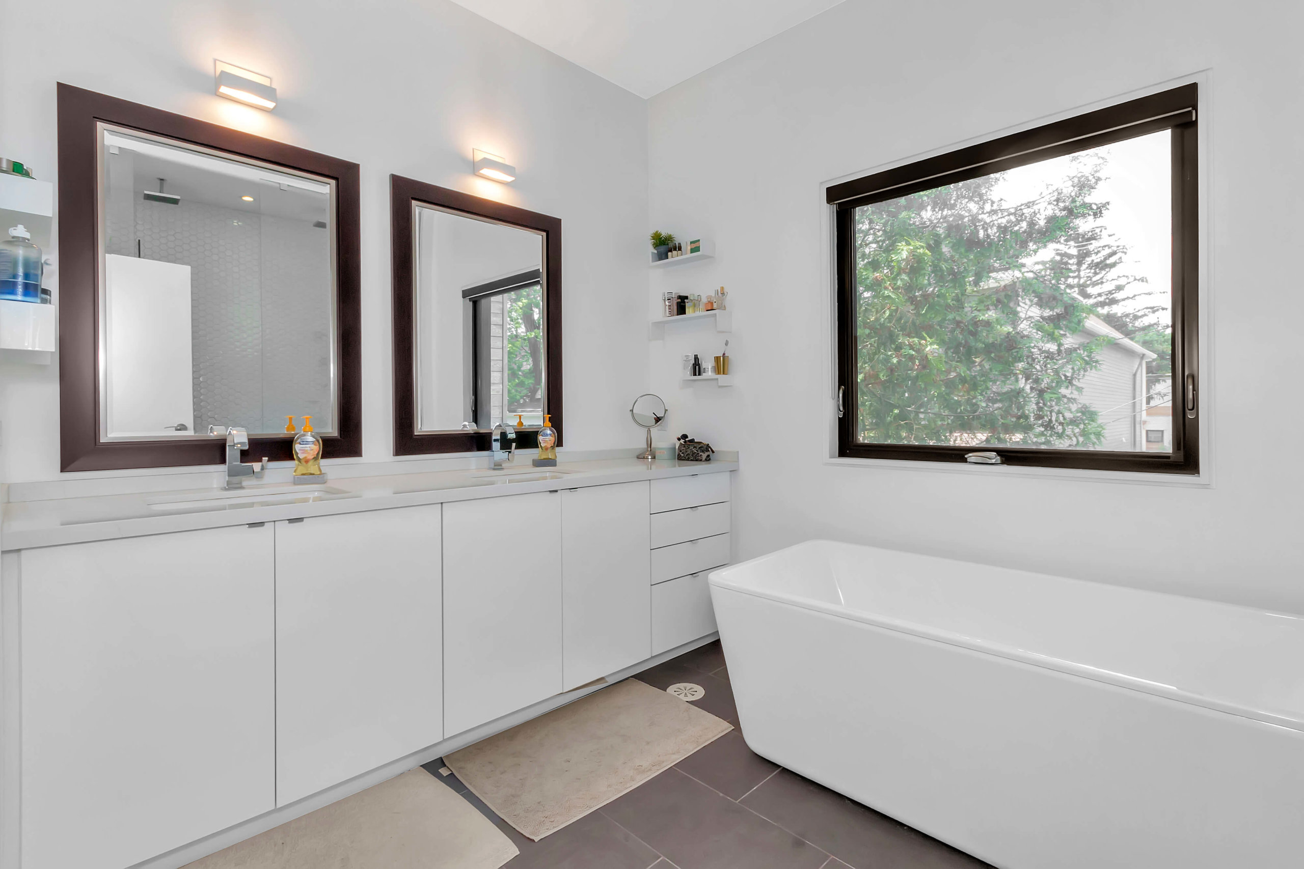 Master Bathroom - Sustainable Residential New Build Toronto